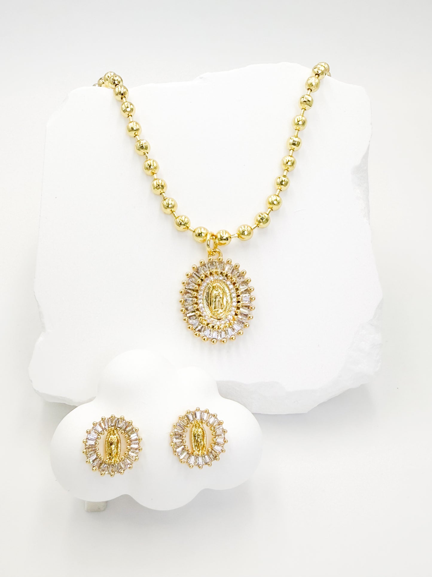 Collar Dorado con Aretes CDA2